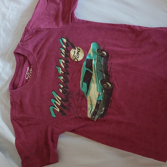 Bundle of 4 - 5T Boys T-shirts - Picture 3 of 5